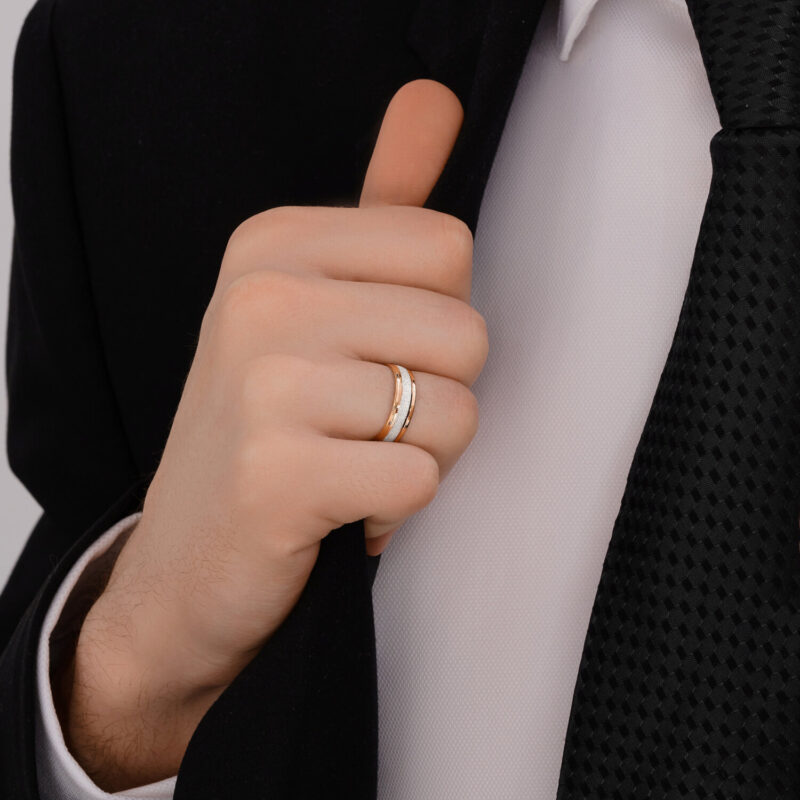 Heritage Gold Men’s Wedding Band - Image 5