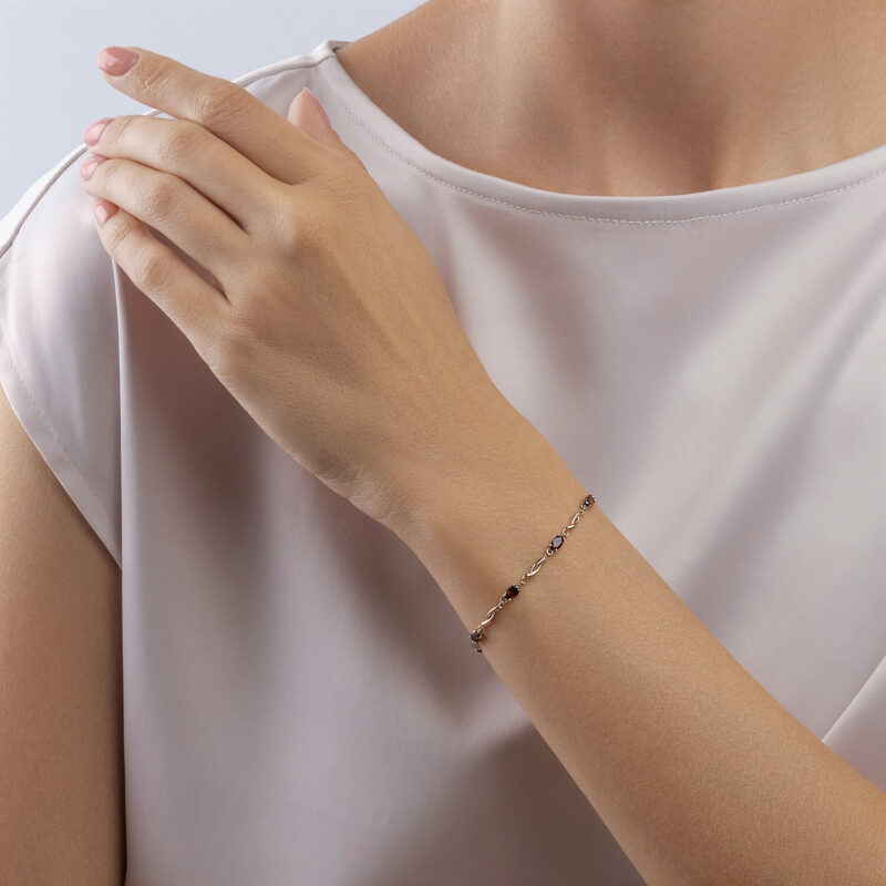 Gold bracelet with garnets - Image 3
