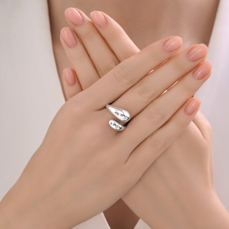 Sleek Serenity Open Ring - Image 2