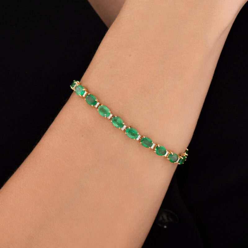 Emerald & Diamond Regal Tennis Bracelet in Yellow Gold - Image 3