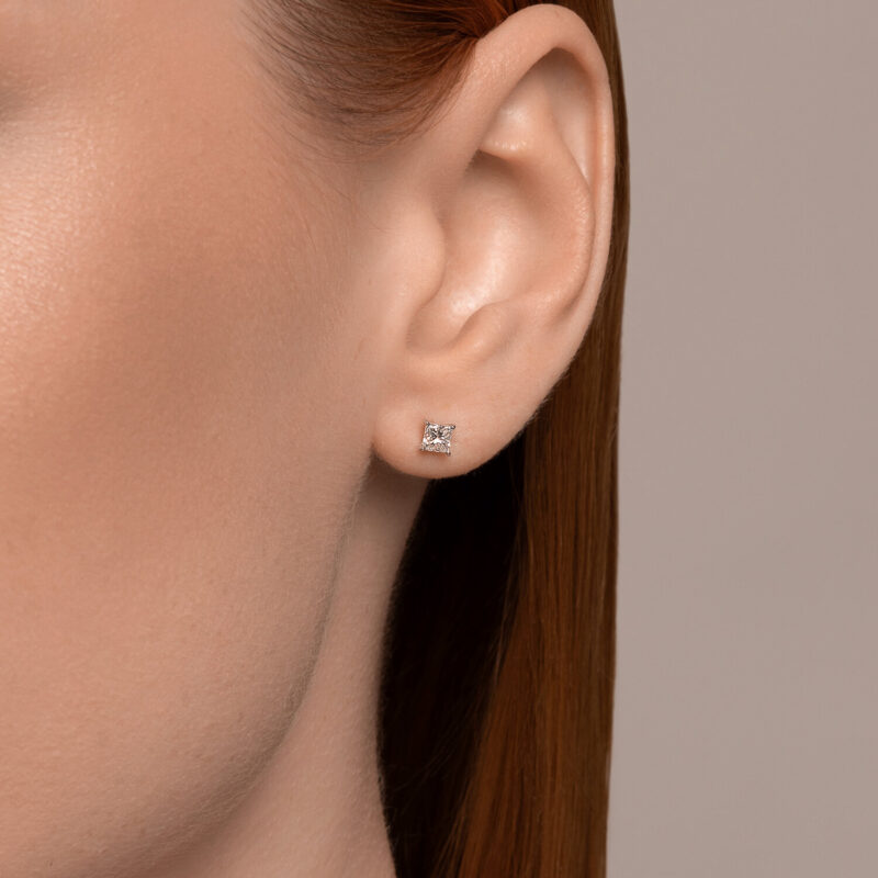 Vera Éclat diamond stud Earrings - Image 3