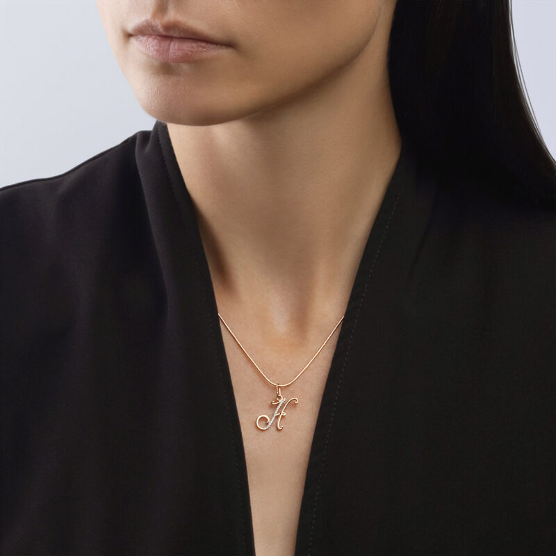 Gold Initial 'H' Pendant - Image 3